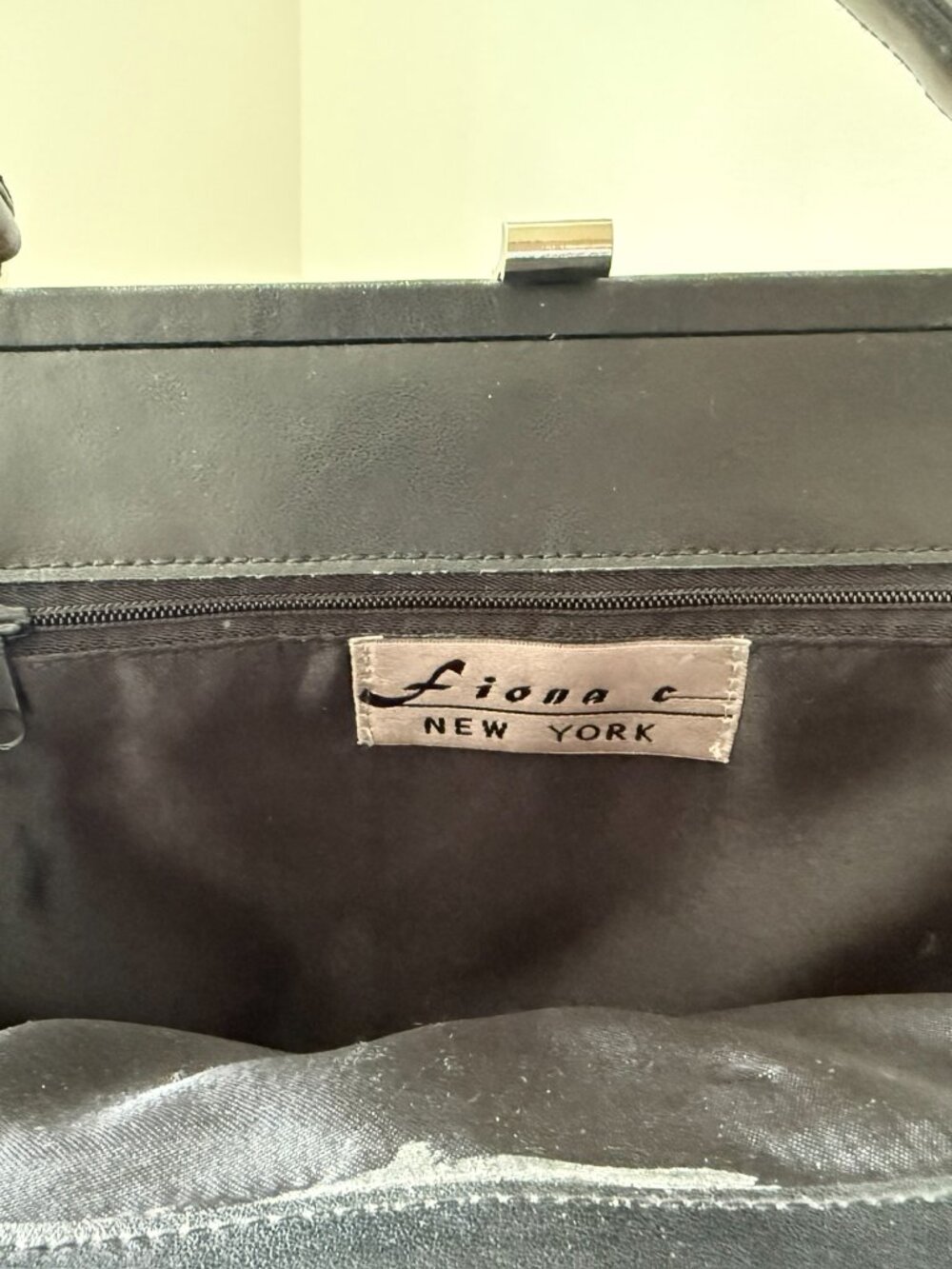 Vintage FIONA C New York Floral Needlepoint Handbag Black Frame Top Handle - Picture 6 of 6